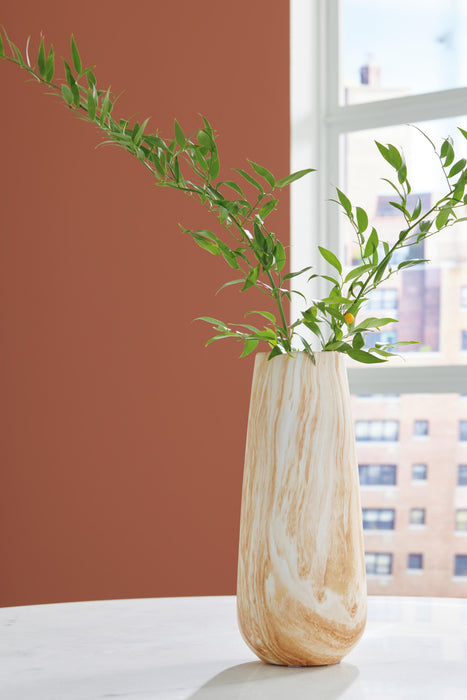 Cammen Vase - Eclectic 79 Furniture Store