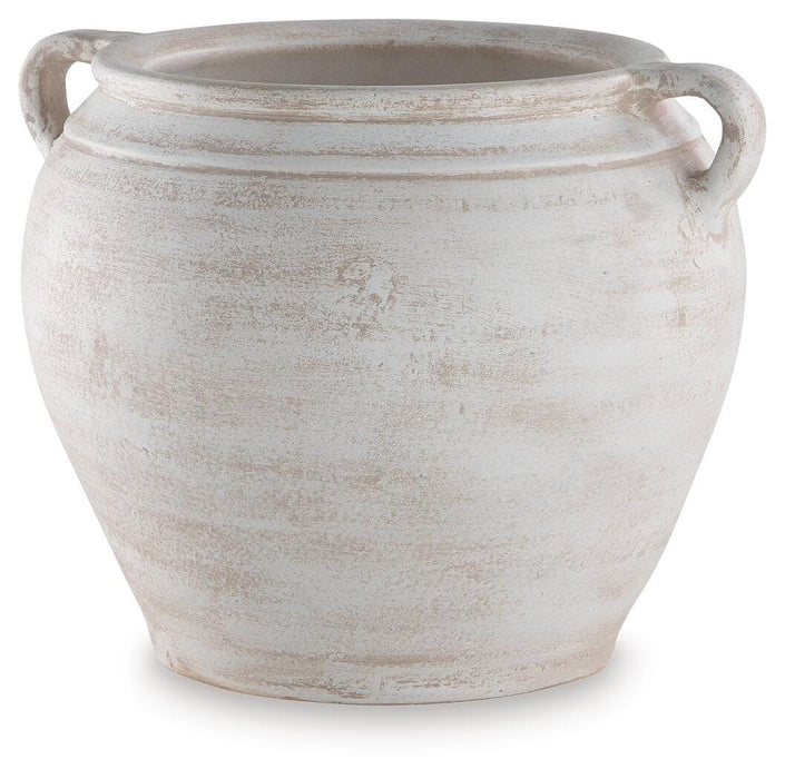 Meadie Vase - Eclectic 79 Furniture Store