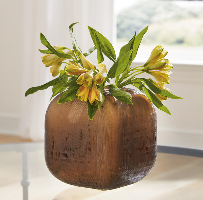 Capard Vase - Eclectic 79 Furniture Store