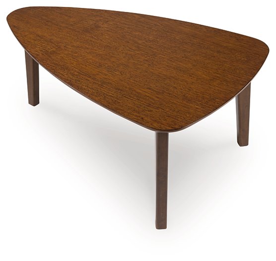 Lyncott Table (Set of 3)