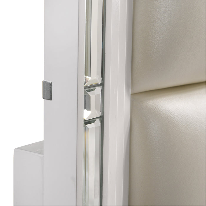 Twenty Nine Storage Bedroom Set