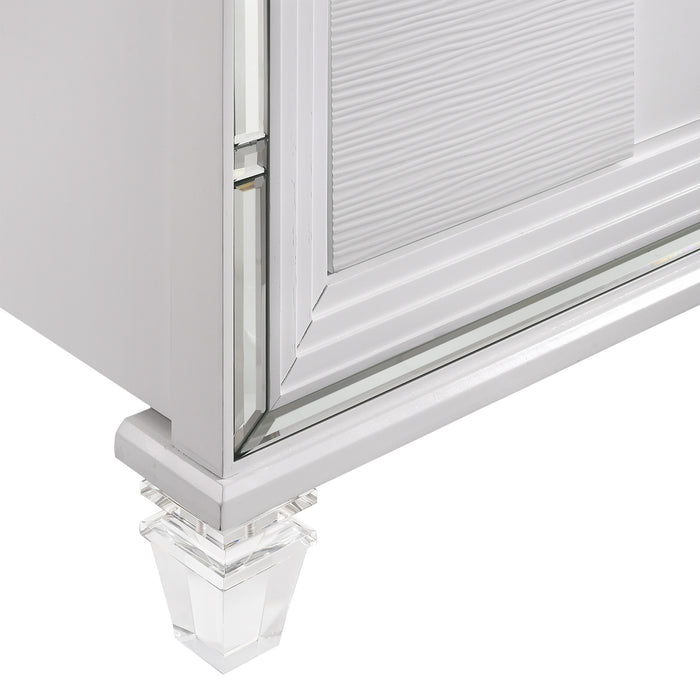 Twenty Nine Storage Bedroom Set